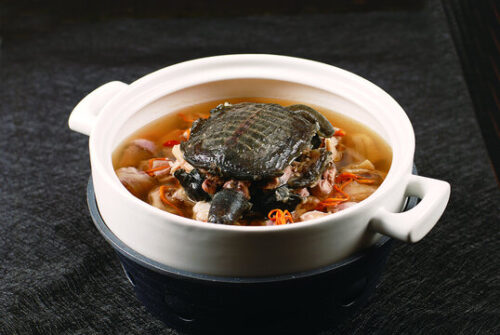 Canh ba ba hầm gà